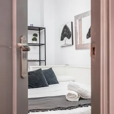Nice Apartament In Triana Sevilla Exterior photo